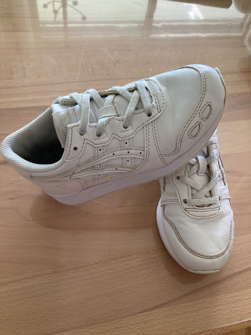Asics Scarpe da uomo: Gr30 👟 Asics Hallenschuhe – Usato da Stäfa venduto da nale068 1