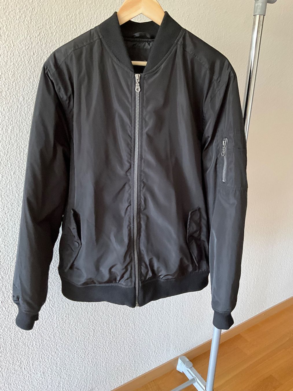 Giacche: Neue Bomberjacke Gr. L – Nuovo e nell'imballaggio originale da Muri b. Bern venduto da SmuriS