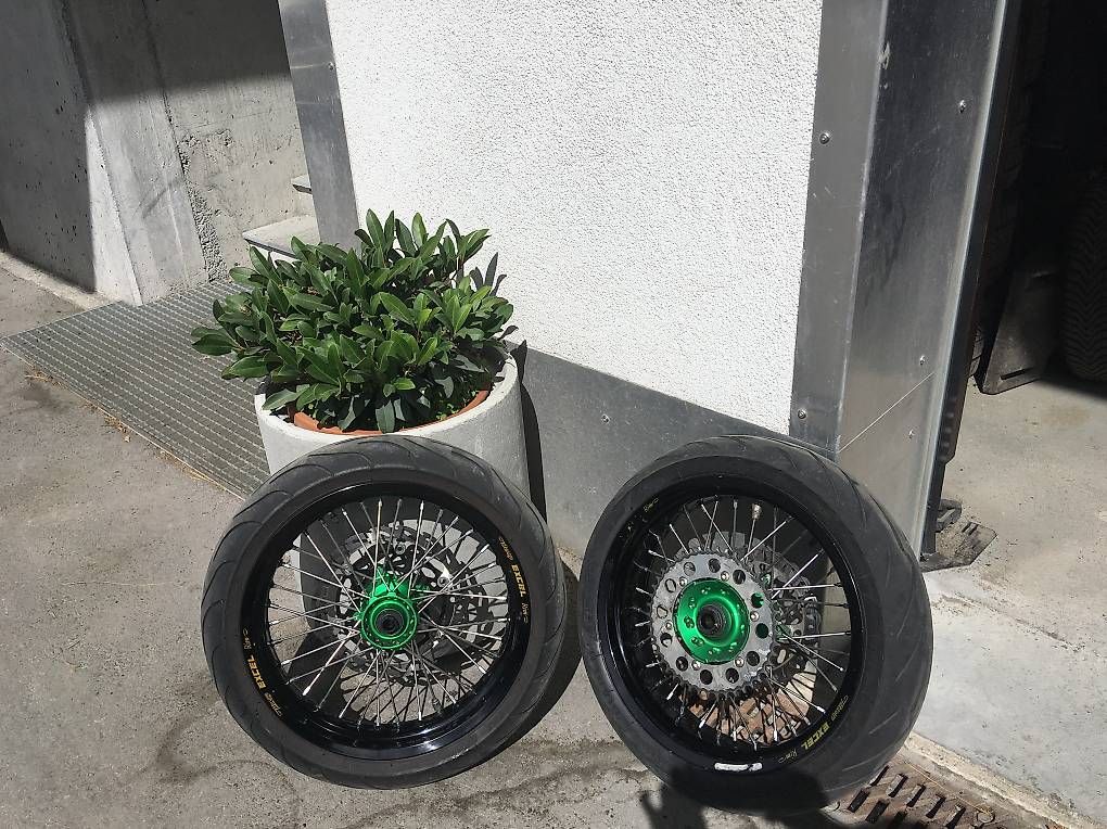 Felgen: Supermoto Felgen excel 17" – Gebraucht aus Lenk im Simmental von Dave916