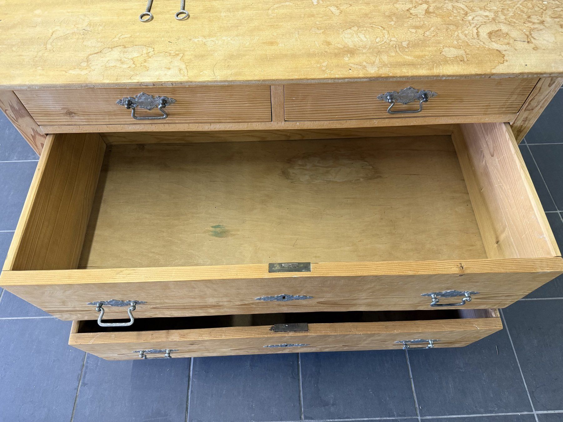 Cassettiere: Kommode antik mit 4 Schubladen – Usato da Wangen ZH venduto da Chelsea02 7