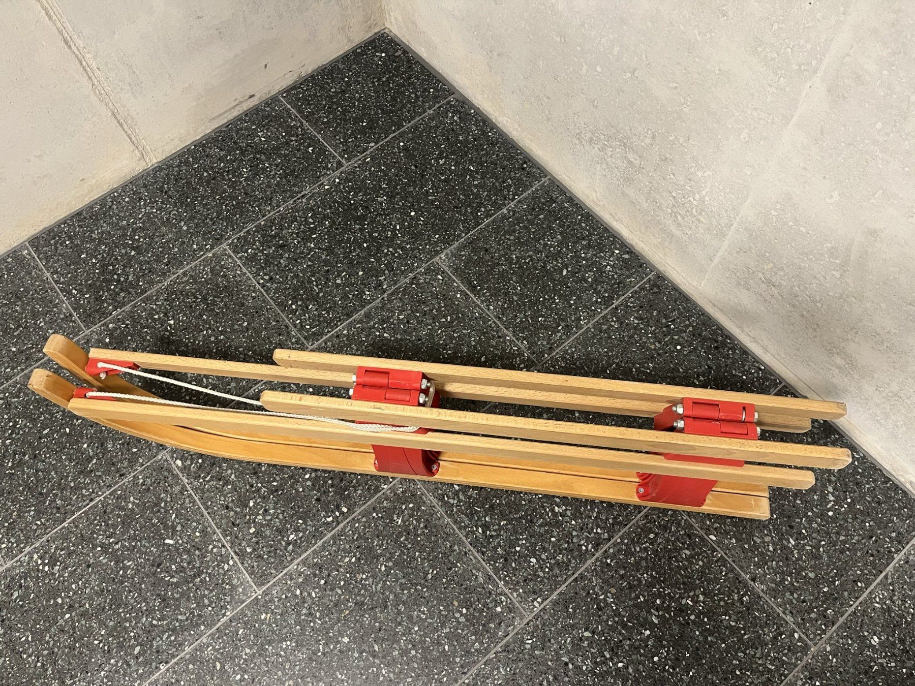 Schlitteln: Klappschlitten – Gebraucht aus Biel/Bienne von com_qnr5 2