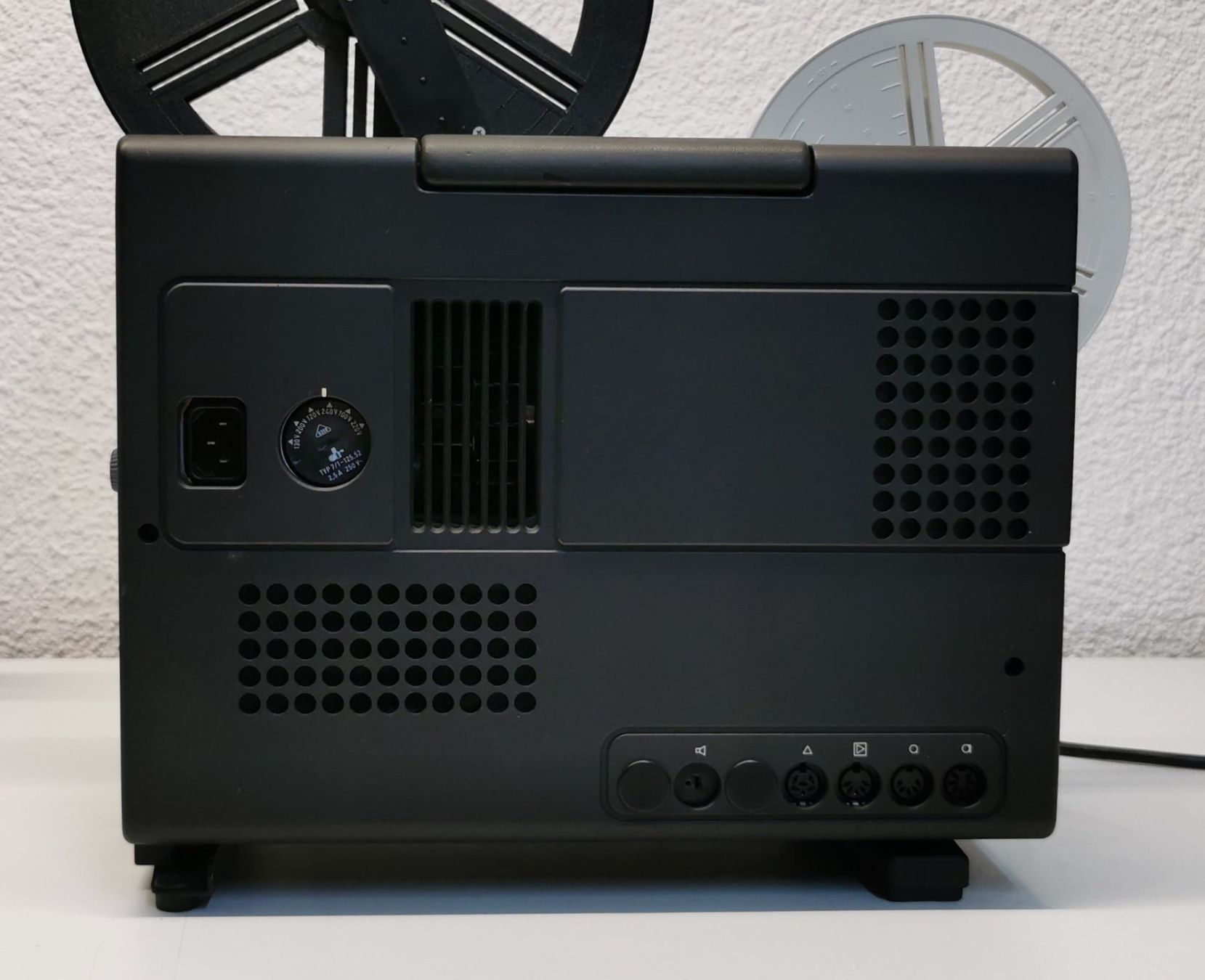 Home Cinema: Bauer T 502 Super 8 Projektor Vintage – Usato da Bremgarten b. Bern venduto da Vittorio0 4