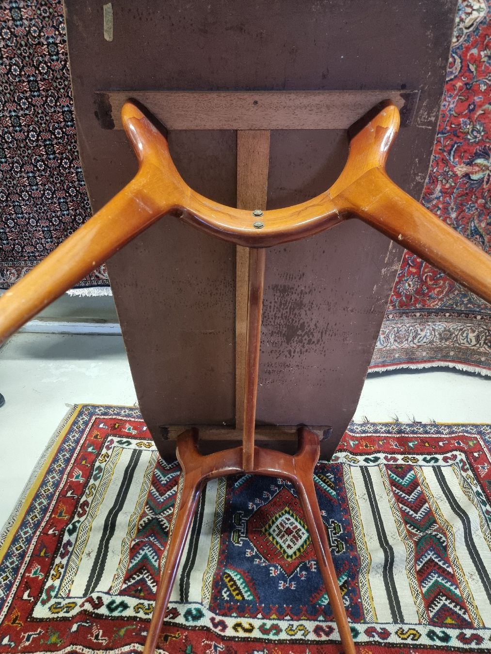 Tische: Couchtisch Holz Mitte 20 Jh. – Gebraucht aus Olten von Mezopotamya 9
