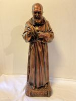 Pater  Pio da Pietrelcina" Statue