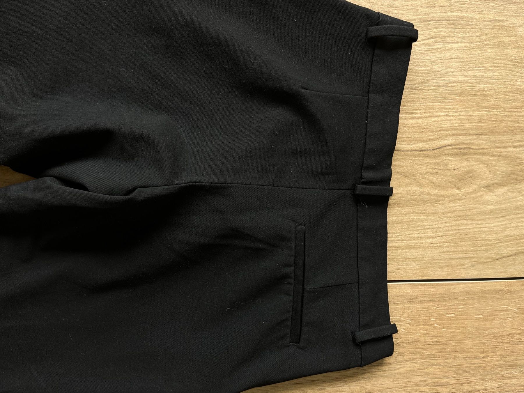 H&M Pantaloni: Anzugshose schwarz H&M – Usato da Zuzwil SG venduto da dieschnellemichelle 3