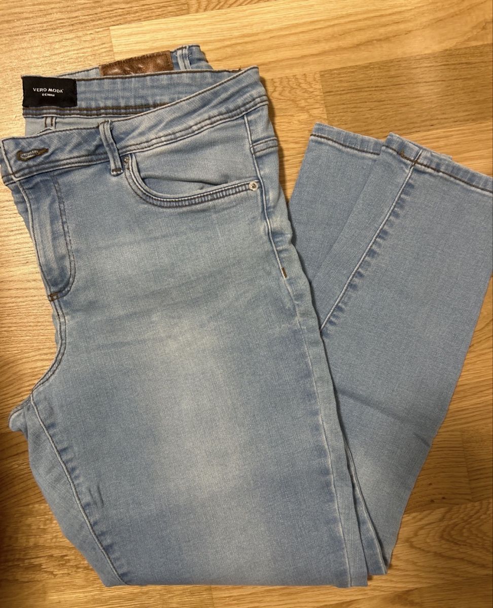 Vero Moda Jeans: VERO MODA JEANS BEQUEM Grösse 42 – Nuovo (secondo la descrizione) da Horgen venduto da sneekness