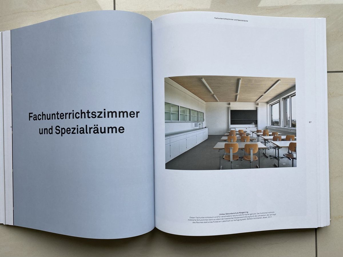 Bücher: Buch Neue Schulräume – Neu (gemäss Beschreibung) aus Eiken von Carcharias 5