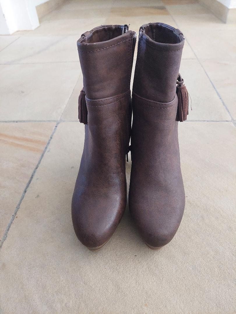 Scarpe da donna: Stiefeletten Bull Boxer – Nuovo (secondo la descrizione) da Holderbank AG venduto da lynno4