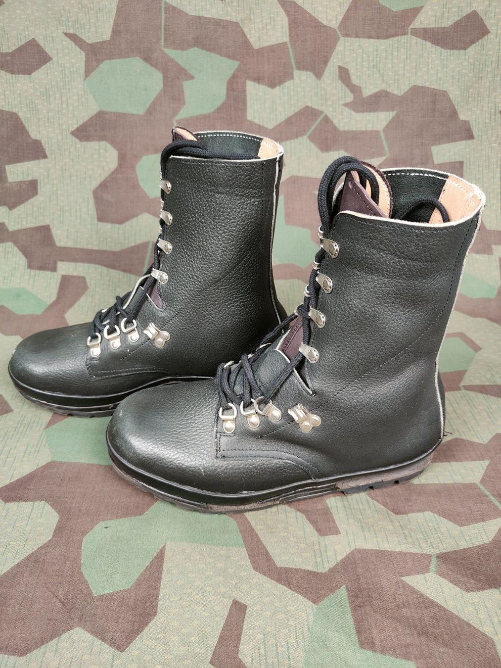 Schweizer Armee Uniformi: Kampfstiefel Ord. 1990, Grösse 280 6 – Usato da Bauma venduto da SwissMilitaria 2