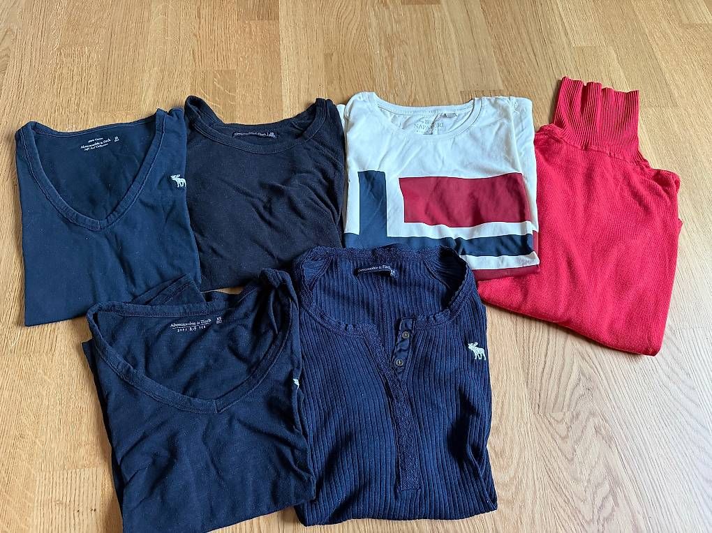 Lotti di vestiti: Diverse maglie  – Usato da Massagno venduto da lad_cv7t