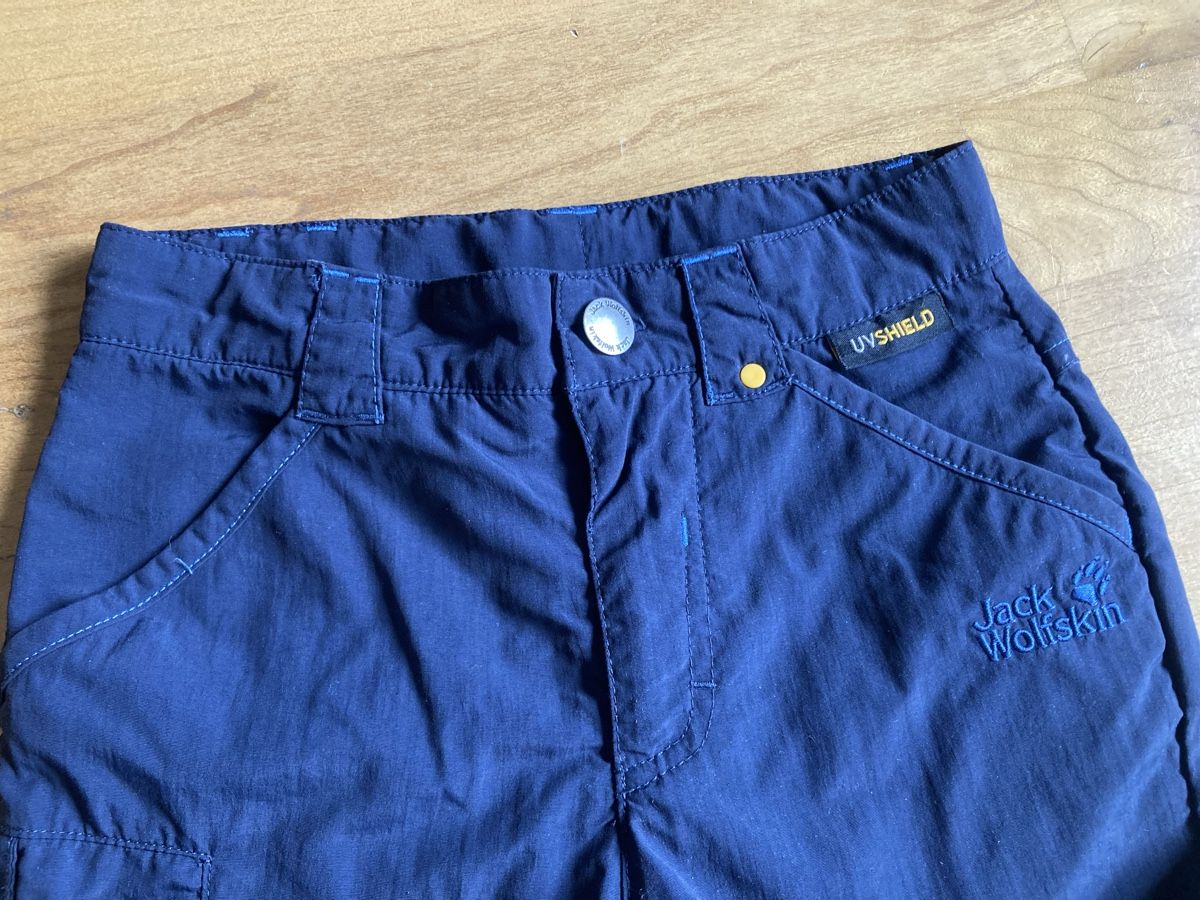 Jack Wolfskin Pantaloni: Kinder Wanderhose Jack Wolfskin Grösse 116 – Usato da Jona venduto da rahelg83 1