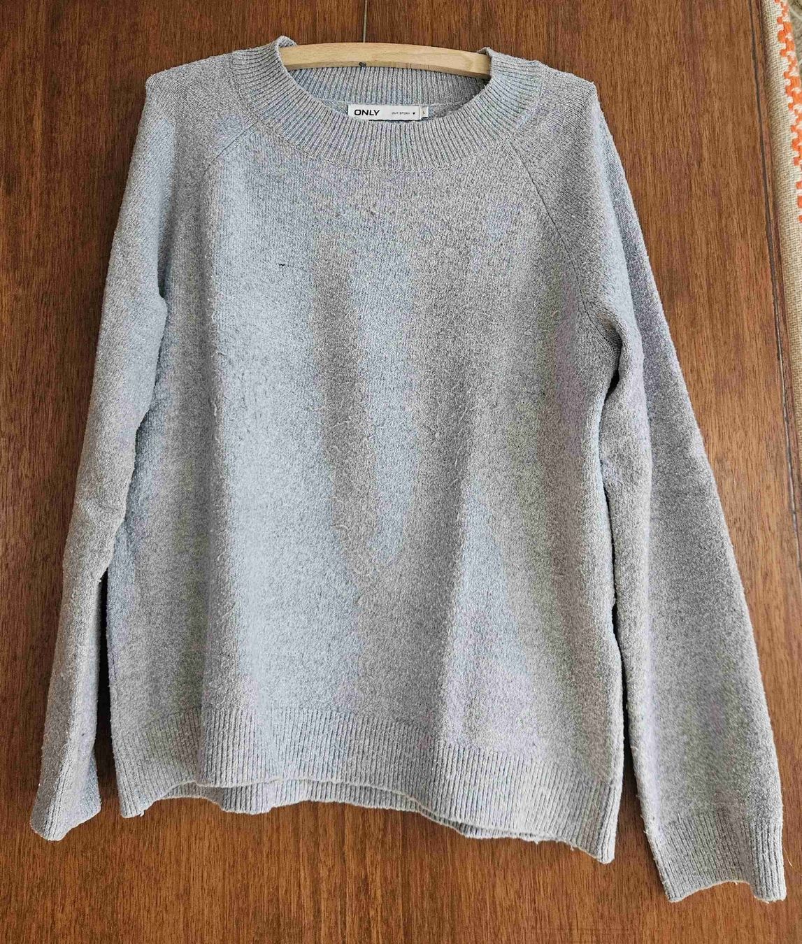 Maglioni & Felpe: Pull Only gris clair taille L état d'usage – Usato da Dugny (Leytron) venduto da NaMartinet
