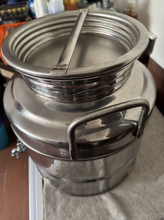 Altro per la casa: Tanica per olio o vino con rubinetto – Usato da Lugano venduto da rob_9cln 2