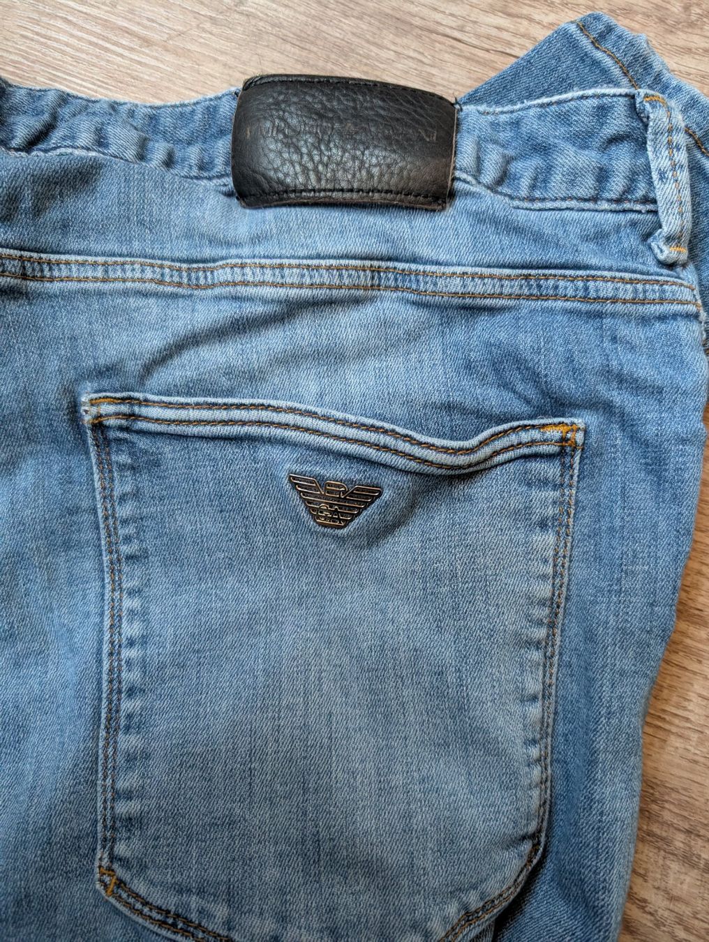 Armani Jeans: Armani jeans – Gebraucht aus Zermatt von msz_nb9h