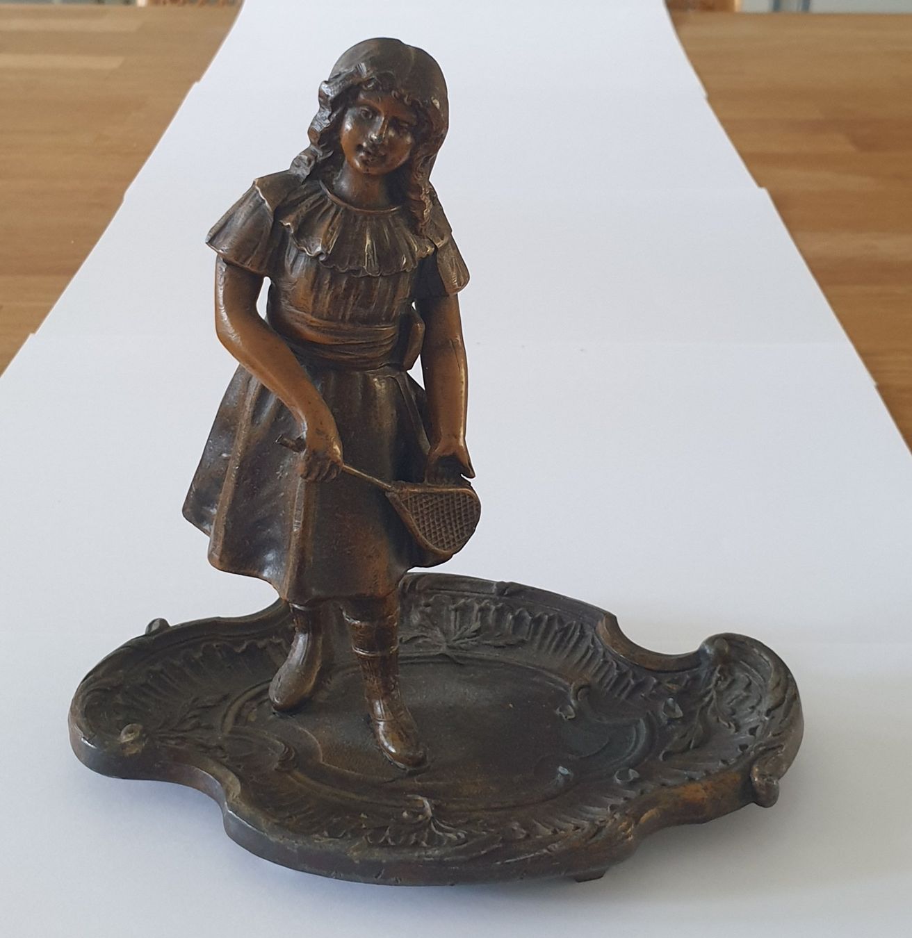Sculture & Statue: ANTIKE SCHALE ODER  ABLAGE MIT MÄDCHEN  JUGENDSTIL – Usato da Locarno venduto da ICARO8 3