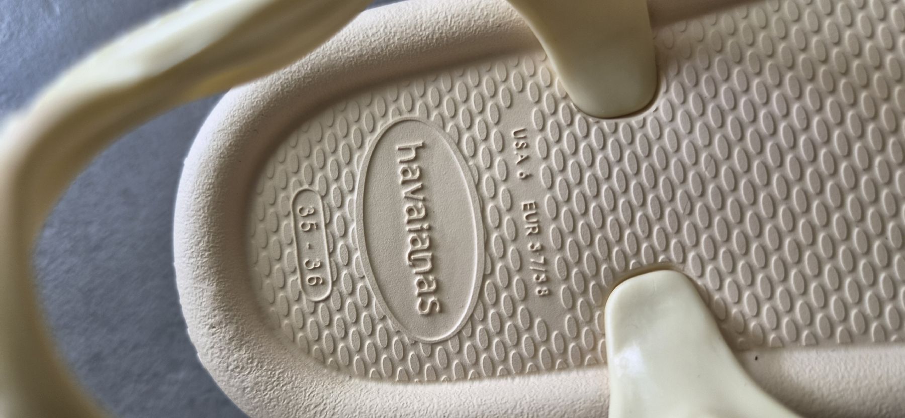 Havaianas Chaussures filles: HAVAIANAS 35/36 CRÈME  – Neuf (Voir description) à vufflens la ville par Veuveclicquot 5