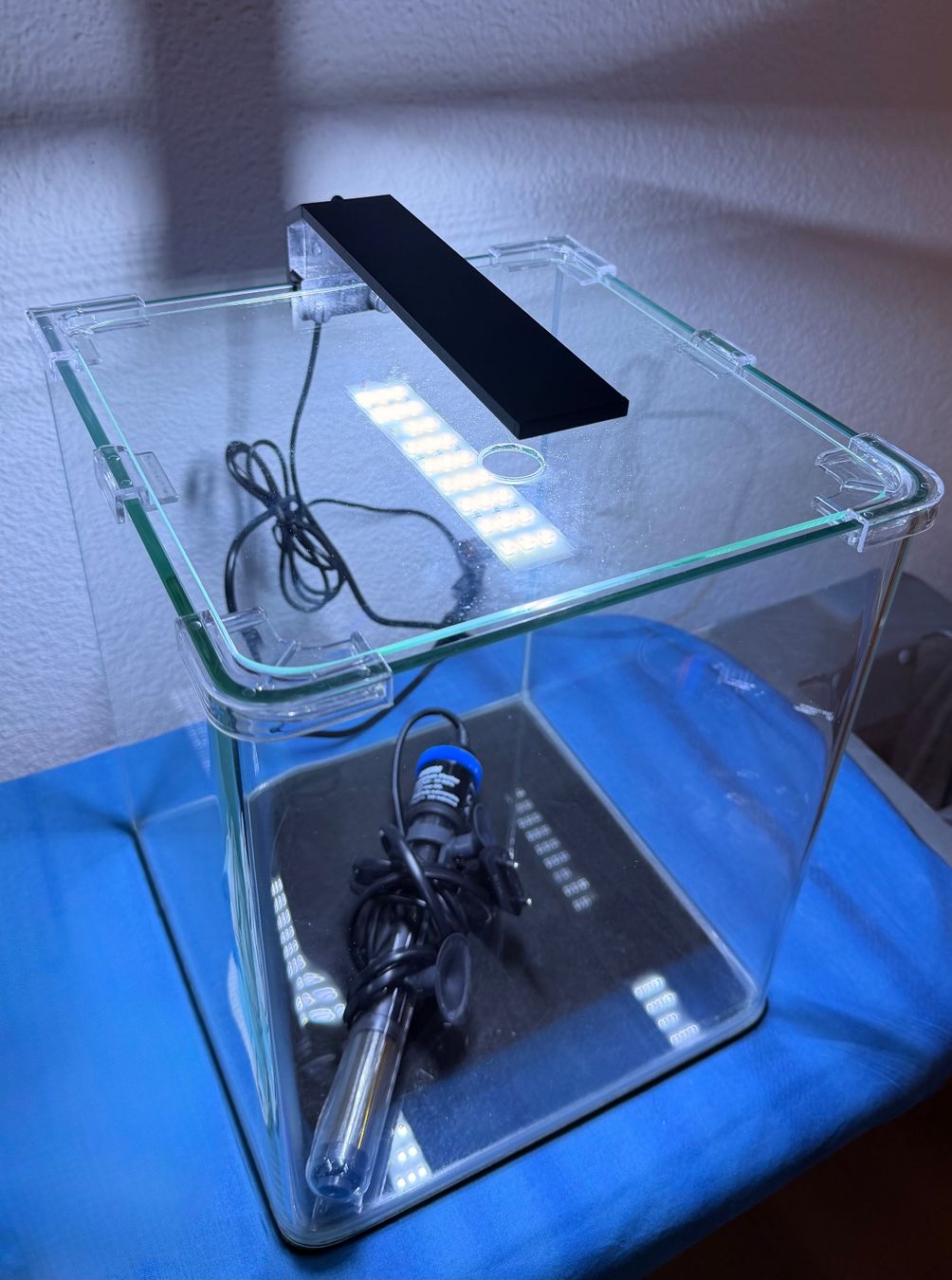 Dennerle Acquari: Aquarium Dennerle Nano Cube 20L inkl. LED & Heizstab – Usato da Buchs ZH venduto da Josefmanel 2