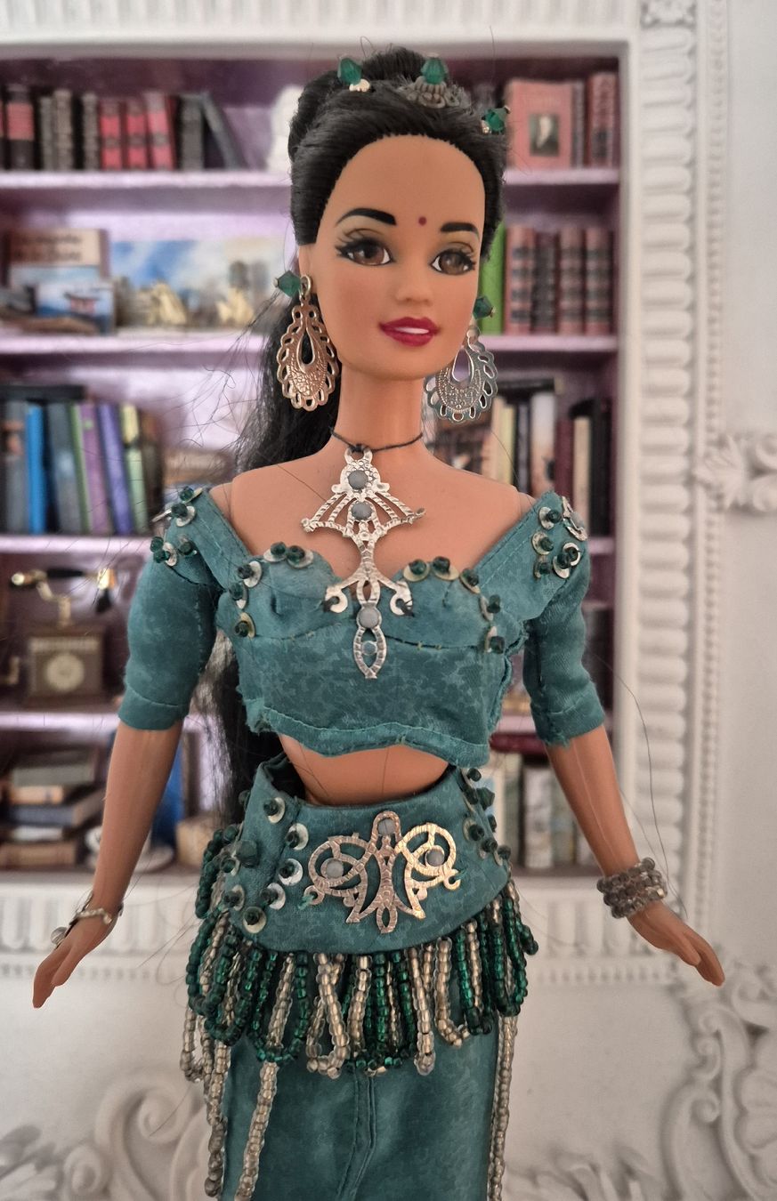 Poupées: Barbie création de Raymonde Cotture de 2009 – Neuf (Voir description) à Gland par nad_h6lg 1