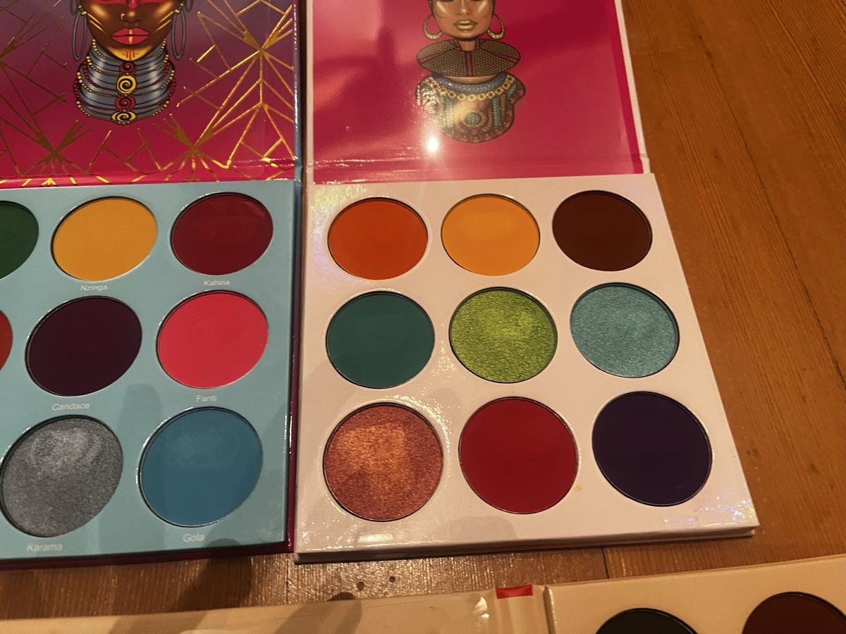 Make-up: Juvia's Place eyeshadow palettes 4 in a bundle – Usato da Aarau venduto da kailing12 3