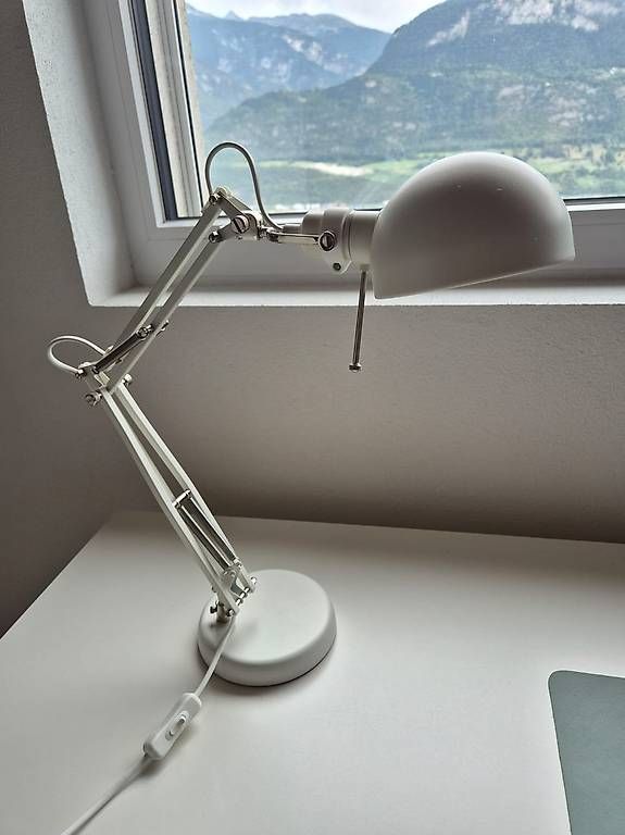 Ikea Lampade: Lampe de bureau – Usato da Corin-de-la-Crête venduto da Ejoeli 2