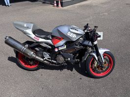 Aprilia Tuono 1000 R Rennmotorrad
