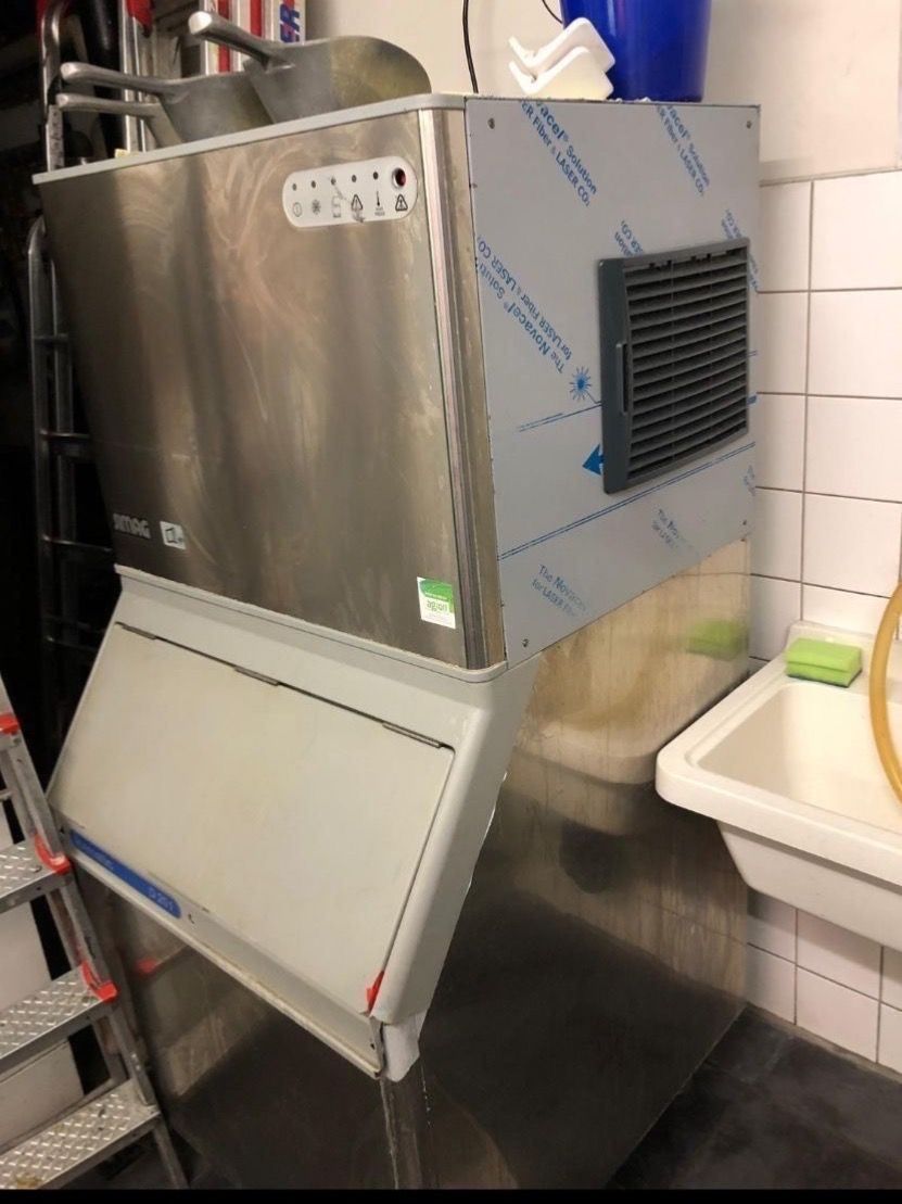 Elettrodomestici da cucina: Gastro Eissmaschine Simag – Usato da Thun venduto da Thuno6 5