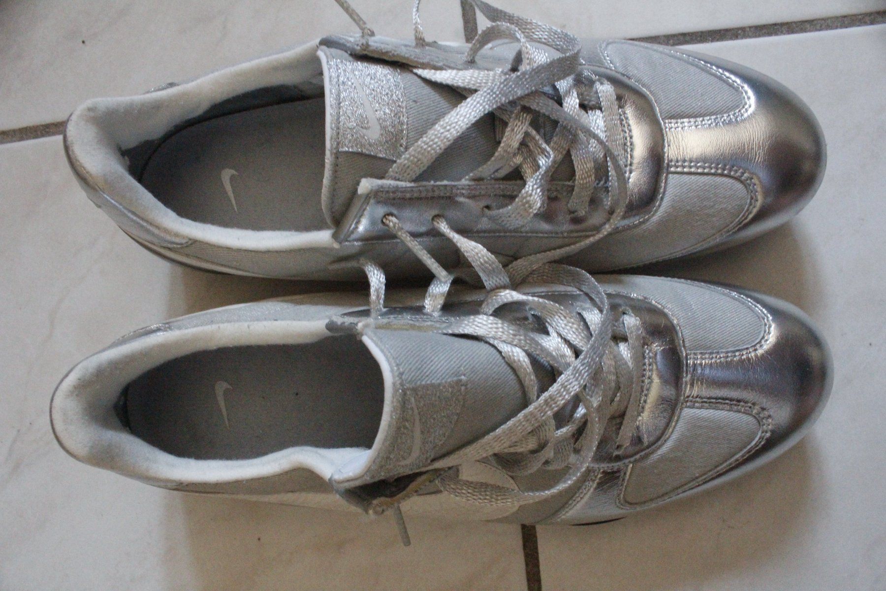 Nike Scarpe da uomo: Nike shoes schuhe size 41 – Difettoso da Travers venduto da ColibriRoseOrange 1