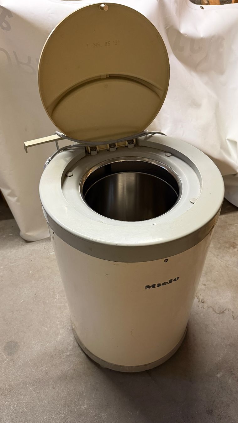 Miele Machines à sécher: Kleider Auswinde Miele – D'occasion à Seengen par luki0041