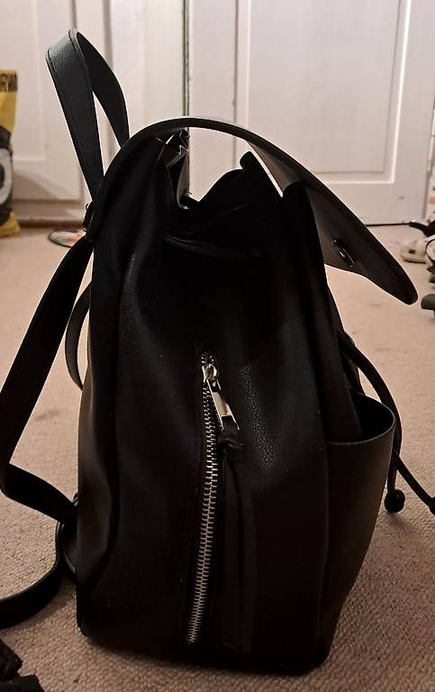 Taschen für Damen: Black leather bag – Neu und originalverpackt aus Zürich von shr_6v9h 1