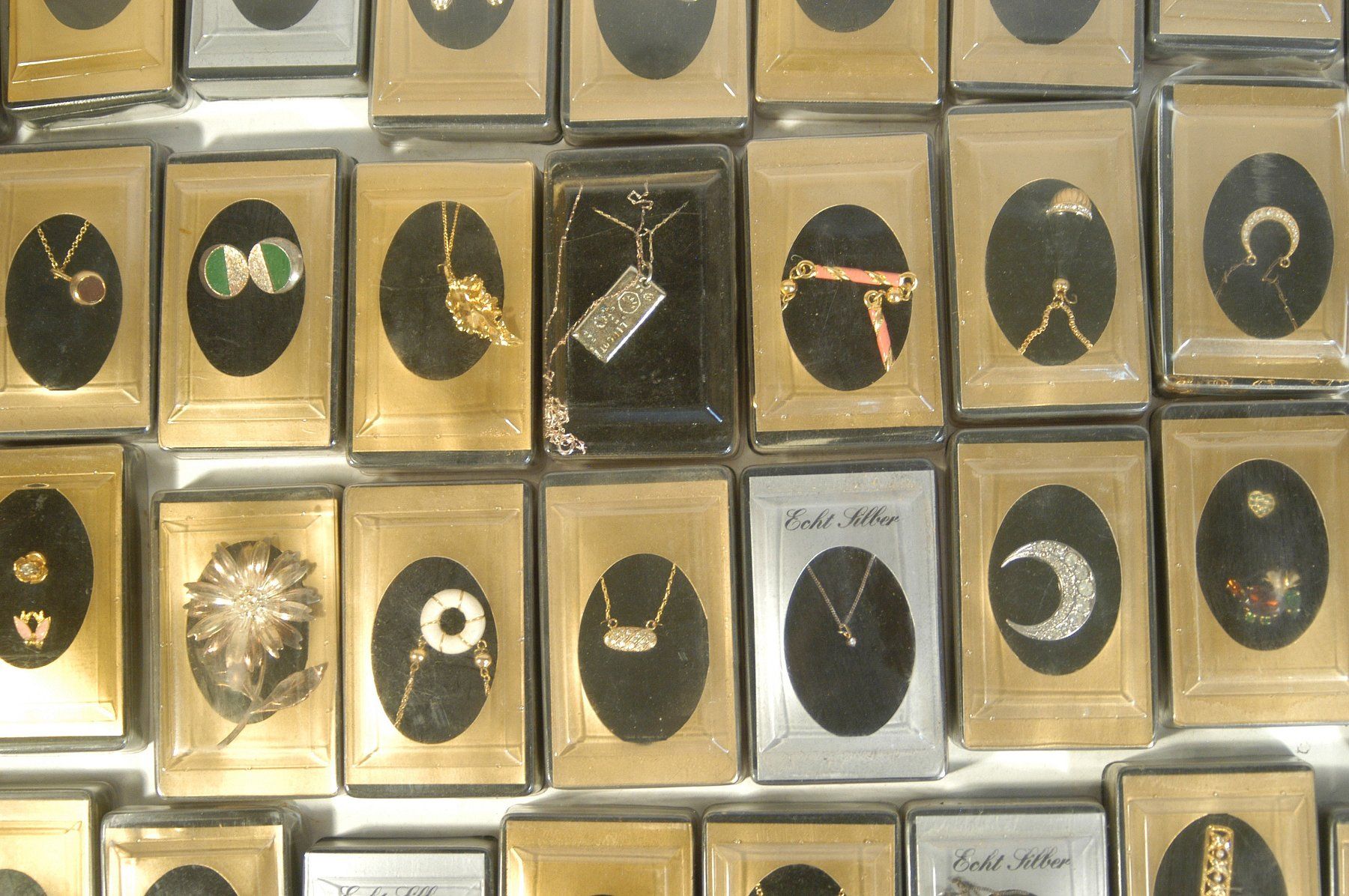 Altri gioielli: Modeschmuck Diverse – Usato da Herisau venduto da Wisen 4