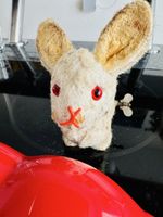 Hoppel Hase Spielzeug mechanisch aufziehen Uhrwerk Federwerk