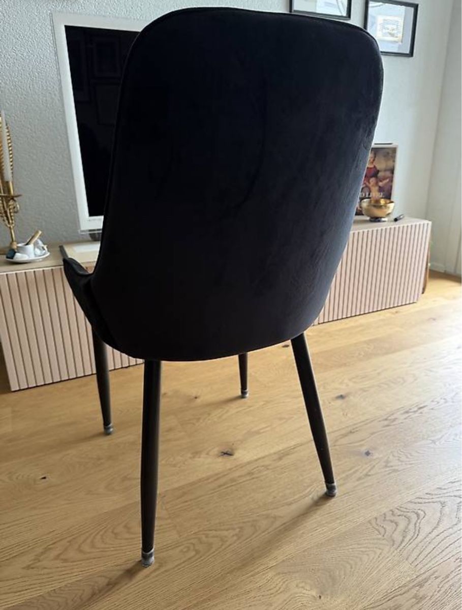Sedie: 7 schwarze Velours Esszimmer-Stühle – Usato da Feldbrunnen venduto da ViRi77 1