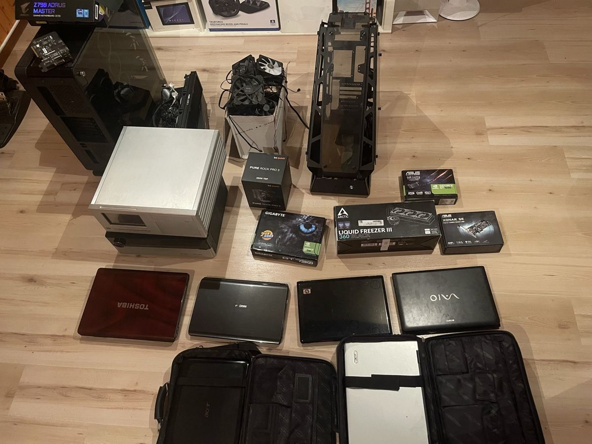 PC: Diverse Pc Komponente und Notebooks  – Usato da Edlibach venduto da sonypower89