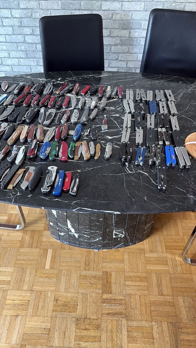 Victorinox Taschenmesser: Sammlung Taschenmesser 120 Stück – Neu (gemäss Beschreibung) aus Basel von caj_l6qk 1