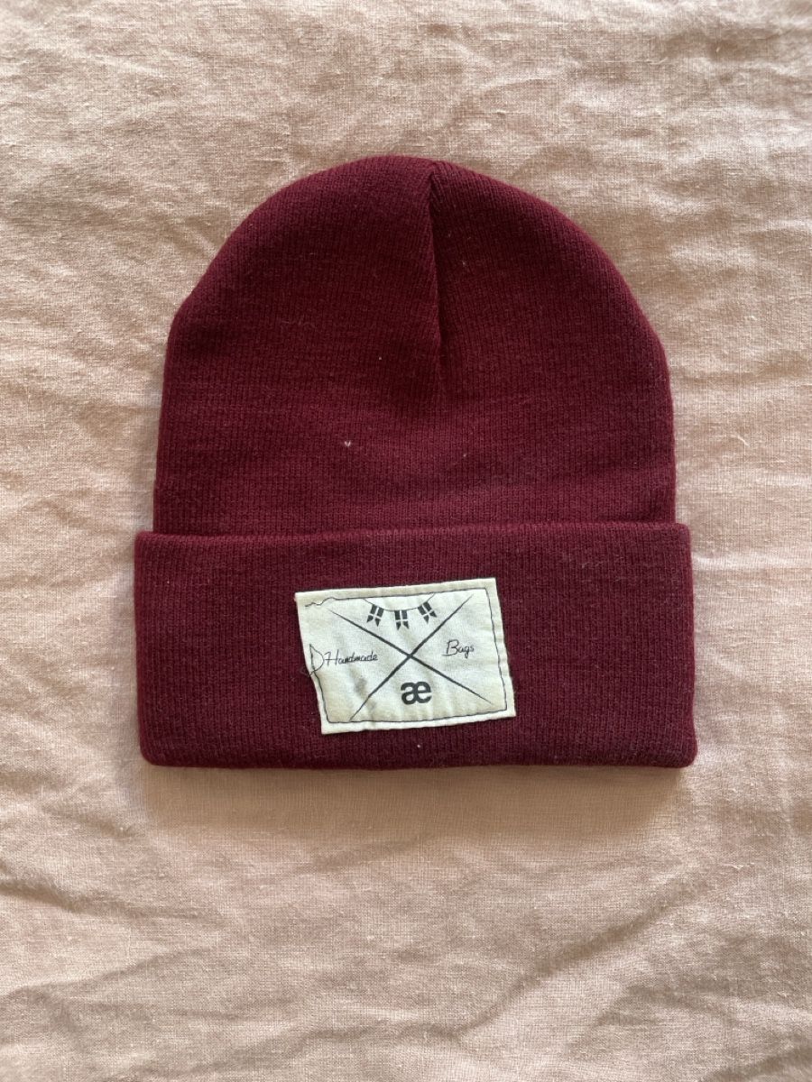 Hüte, Mützen & Caps: Beanie Bordeaux – Gebraucht aus Bern von Begaer