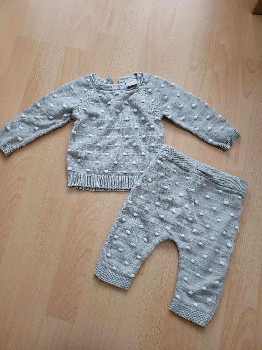 Pyjamas & Ähnliches: Trainerset gr. 68 – Gebraucht aus Perlen von Safari_23
