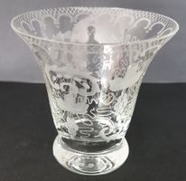 Antikes Glas graviert mit Trauben