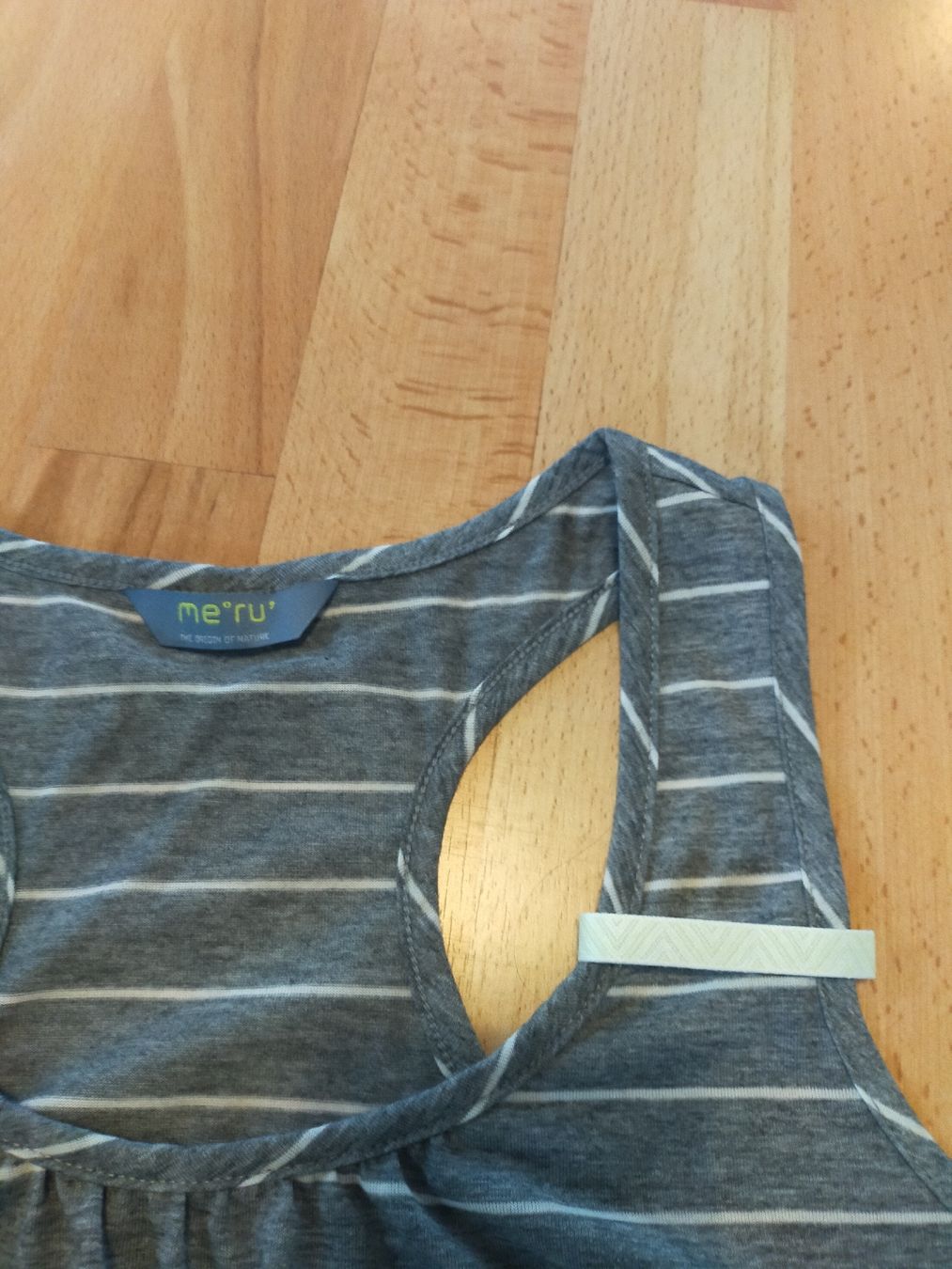 Top: meru Tanktop (S) – Usato da Boniswil venduto da kat_tak 1