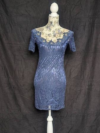 Blaues Spitzenkleid rückenfrei stretchy Gr. ca. 36