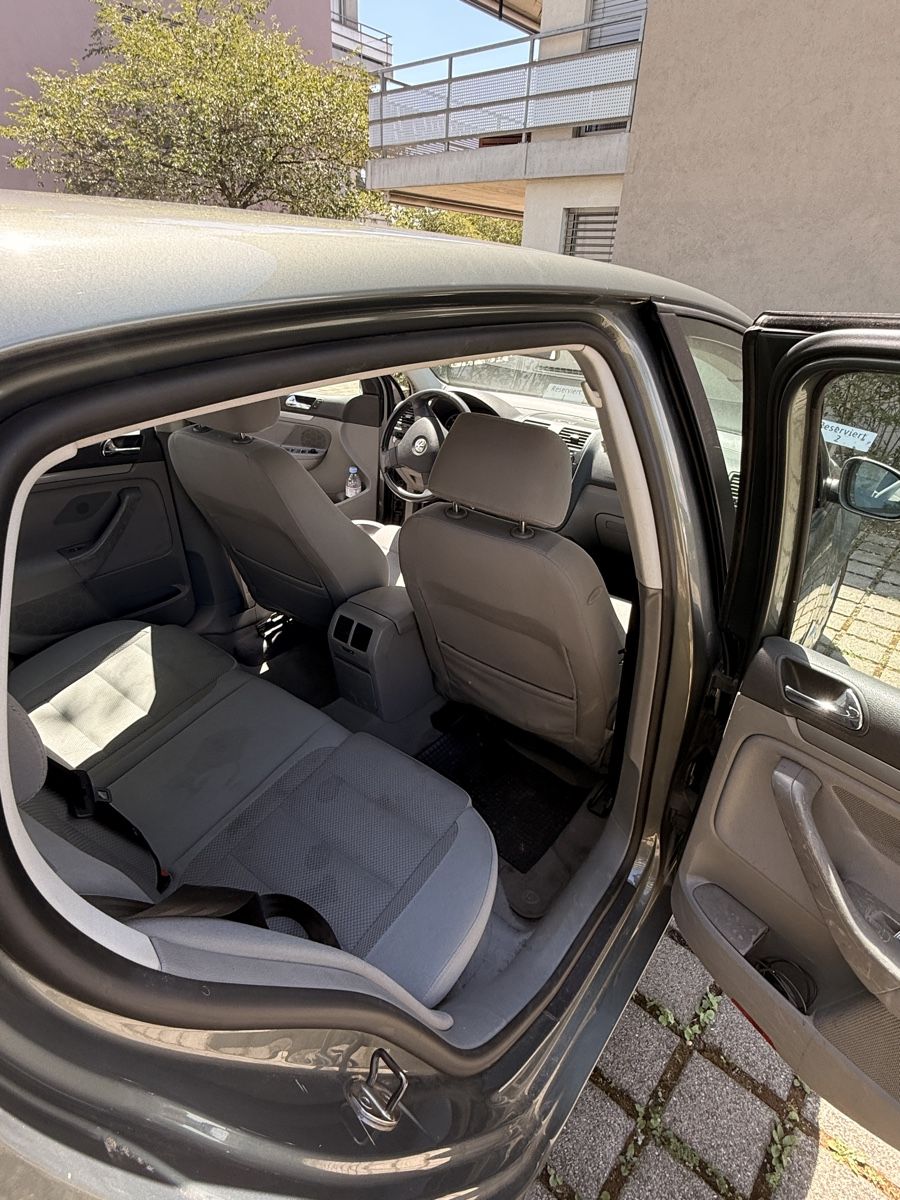 VW Autos: VW Golf 2.0 TDI grau ab Platz – Gebraucht aus Frauenfeld von awebtool 7