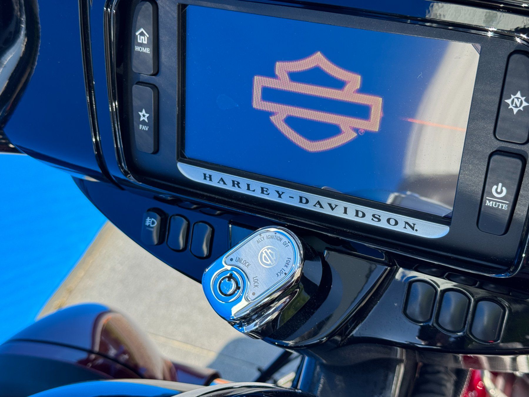 Harley-Davidson Touring: HARLEY-DAVIDSON FLHTK Electra Glide Ultra Limited Low 107 – Gebraucht aus Escholzmatt von Wikinger11 7