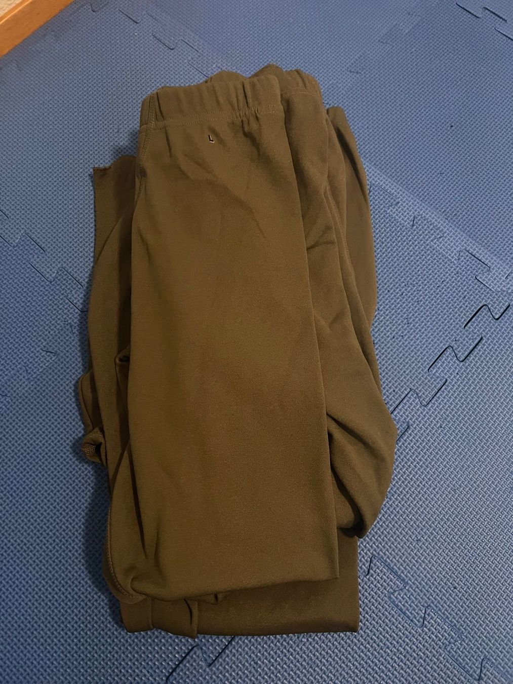 Schweizer Armee Uniformen: 3x Lange Unterhosen, Schweizer Militär, Grösse L, Polyester – Gebraucht aus Gossau SG von schlitzerdemon 2