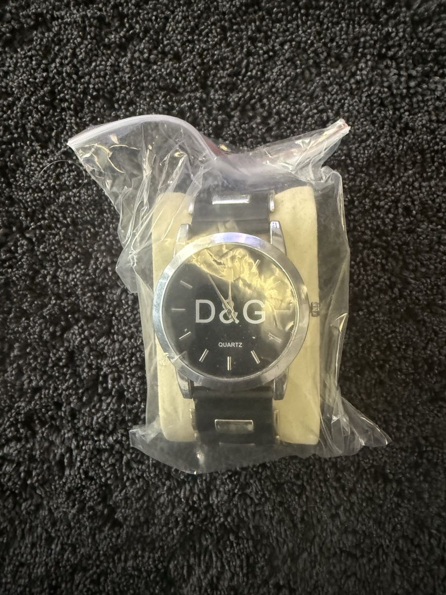 Dolce & Gabbana Uhren: Dolce&Gabbana Uhr Schwarz/Silber – Gebraucht aus Oberentfelden von rarea 3