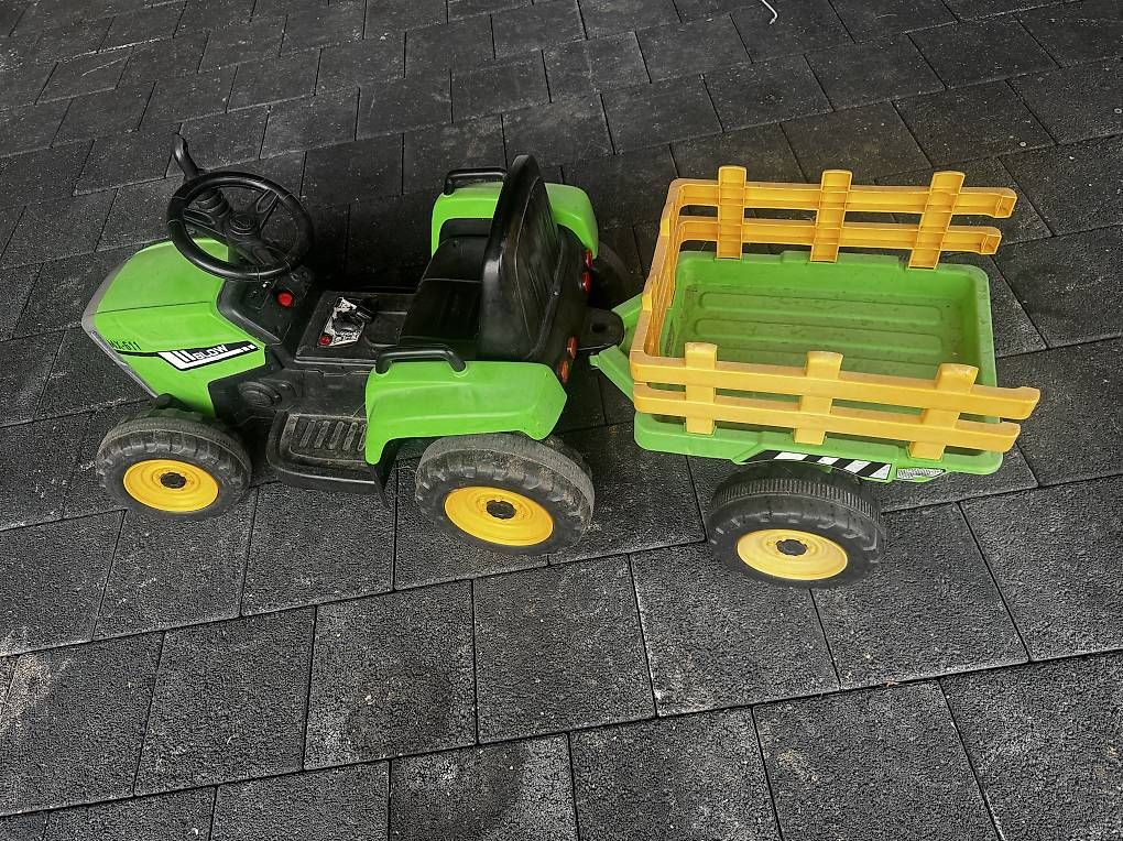 Veicoli per bambini: Traktor mit el.Motor – Usato da Fahrni b. Thun venduto da Joer1