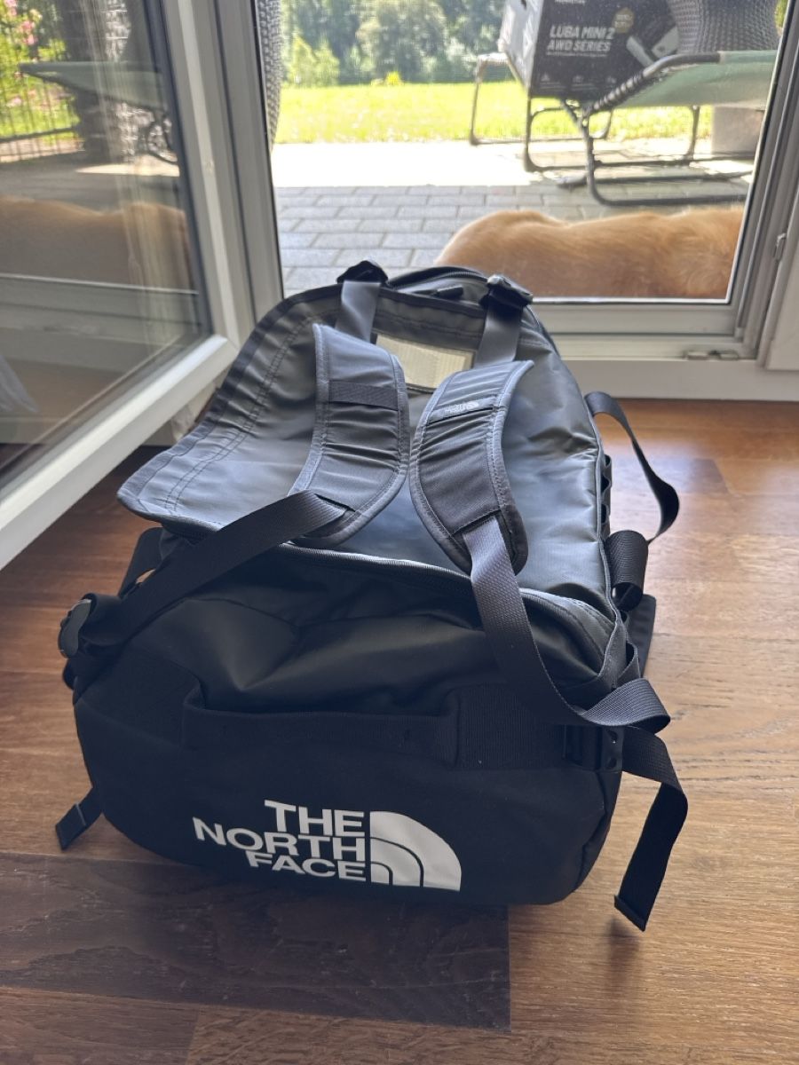 North Face Zaini: The North Face Base Camp Duffel M – Nuovo (secondo la descrizione) da Basel venduto da Ercegun123