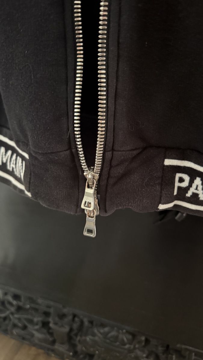 Balmain Maglioni & Felpe: Balmain Zip-up sweatshirt – Usato da Bonaduz venduto da Avenada 3