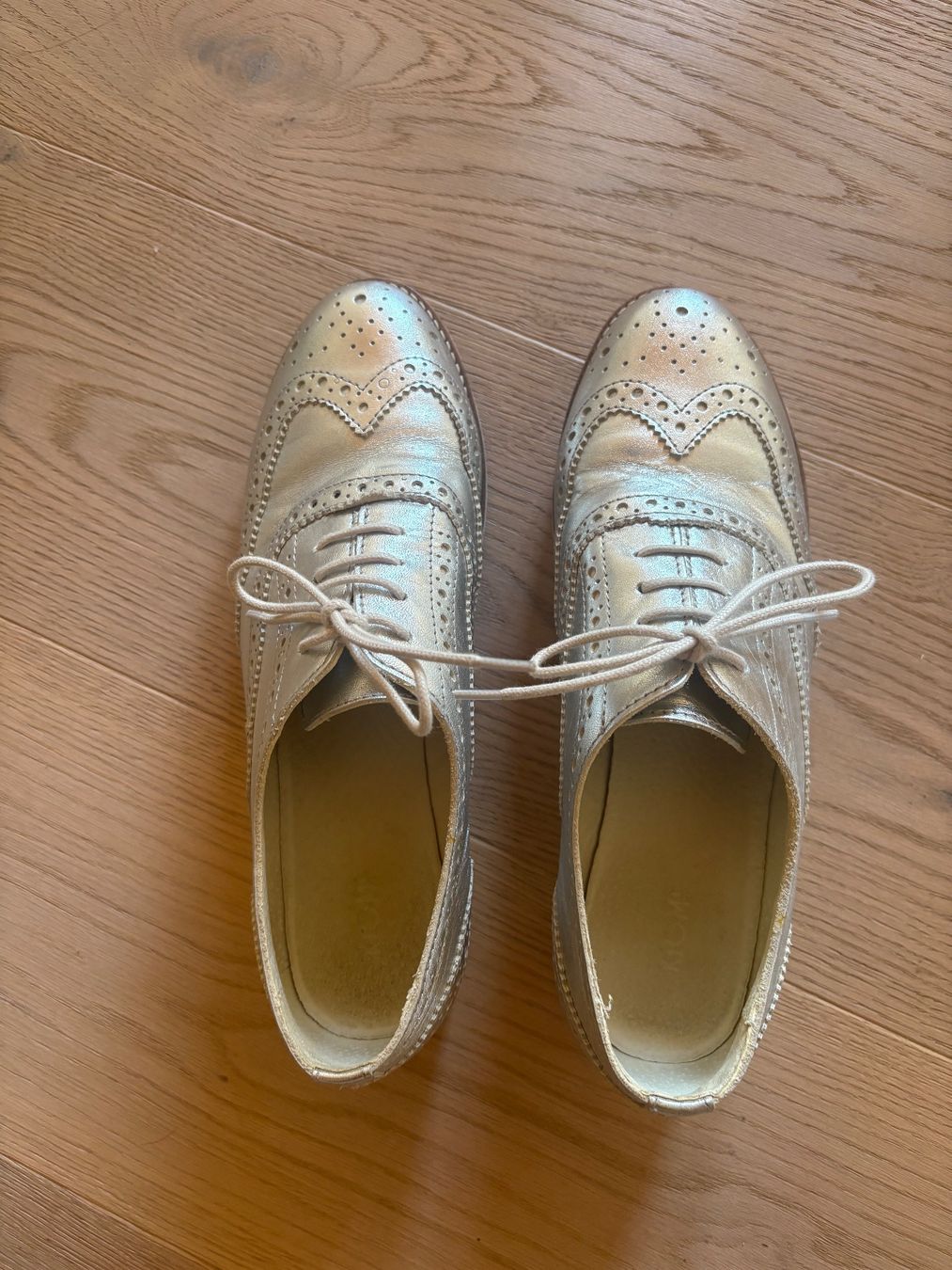 Damenschuhe: Silberne Schuhe Grösse 39 – Gebraucht aus Langnau am Albis von mha_2mts 3