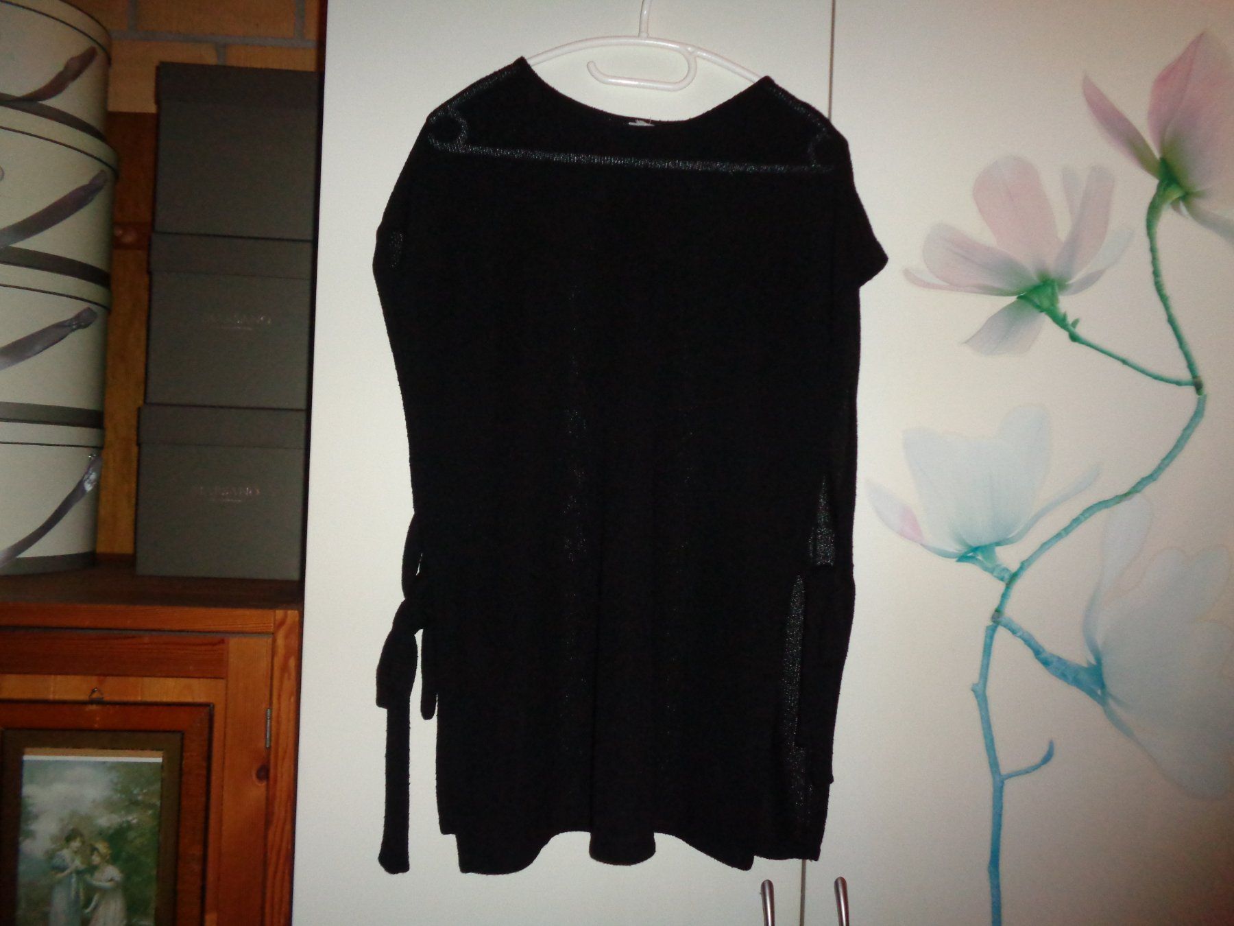 Gilet & Giacche senza maniche: *** schwarzes Gilet *** / zum seitlich binden ab 1.00 – Nuovo (secondo la descrizione) da Othmarsingen venduto da Leuchtturmlady