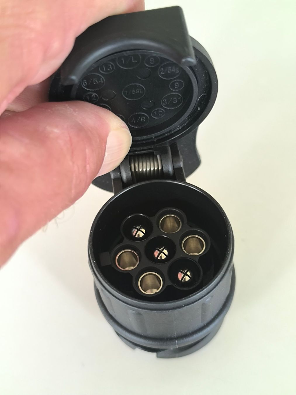 Unità & Adattatore: 12V Autoadapter 13 pol > 7 pol – Nuovo e nell'imballaggio originale da Nottwil venduto da Lu1043201 1