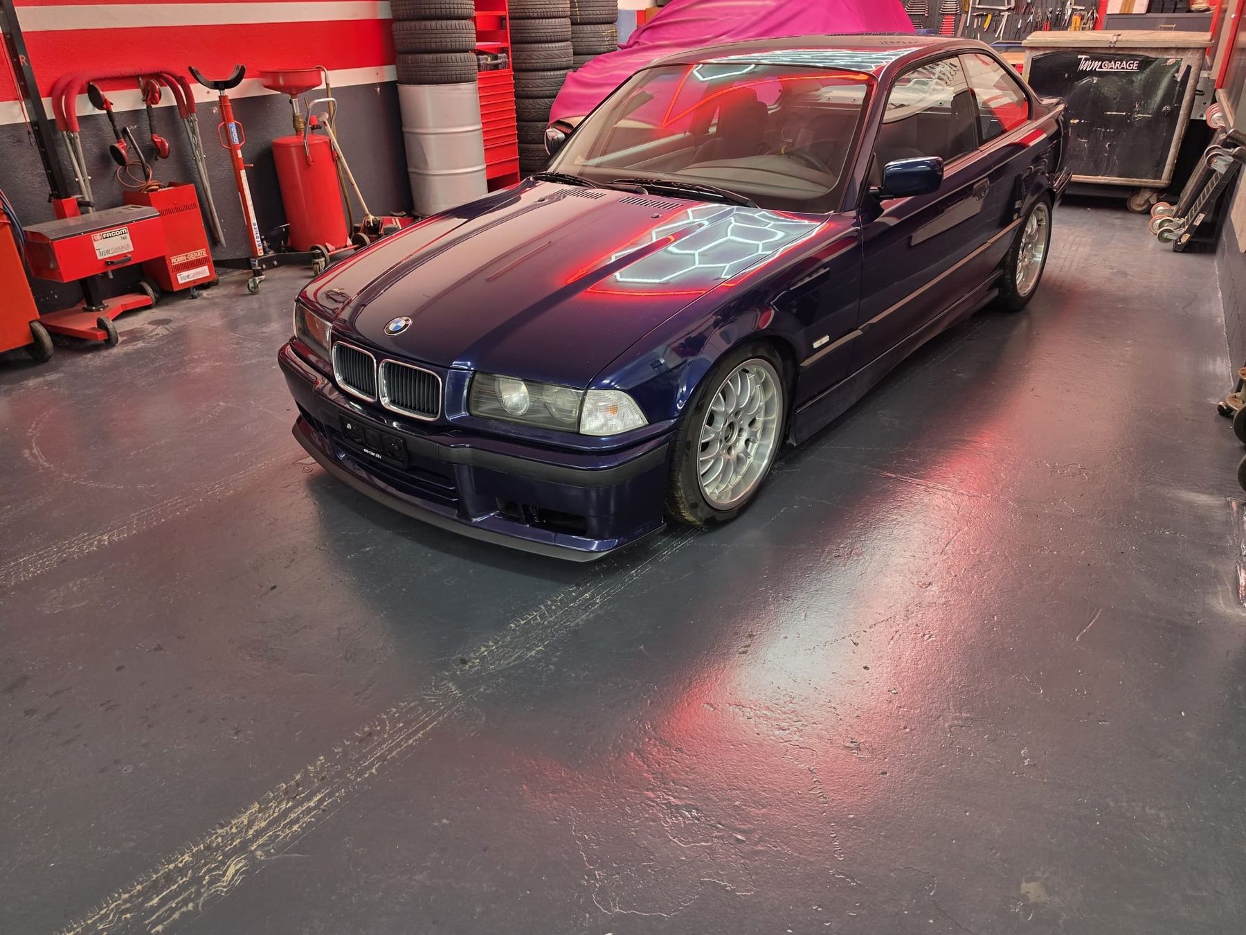 BMW Automobili: BMW 328i  E36 COUPE – Usato da Wettingen venduto da RavenMoser 1